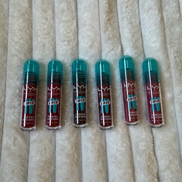 NYX IV Hydrating Gloss - Picture 1 of 3
